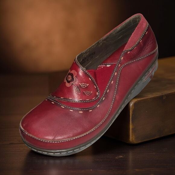 L'ARTISTE Shoes - L'ARTISTE Burbank Red Leather Clogs Size 39 US 8.5 9